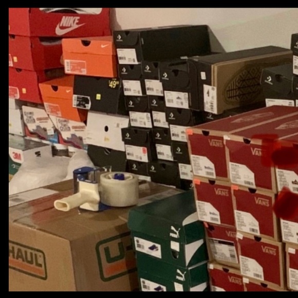 >💟FREE WITH $140. PURCHASE OR $21 iPHONE CASE THICK SHOE LIKE VANS BRAND NEW - Picture 13 of 13